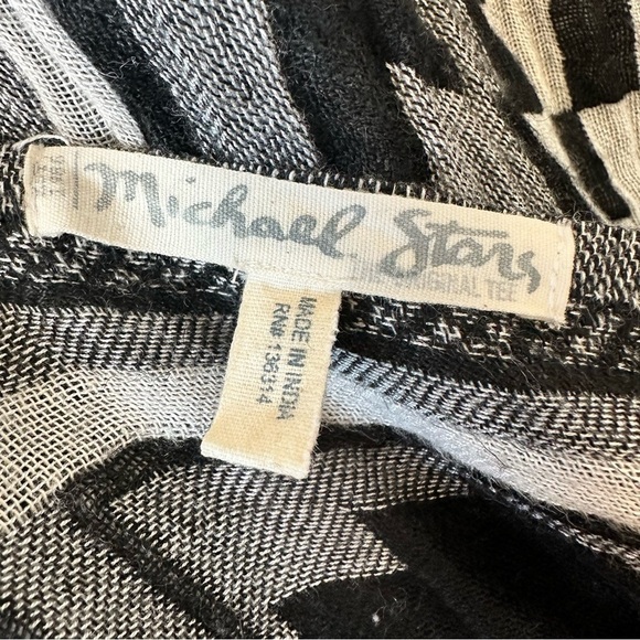 MICHAEL Stars-Tribal Pattern Tassel & Fringe Blanket Scarf - Picture 5 of 5